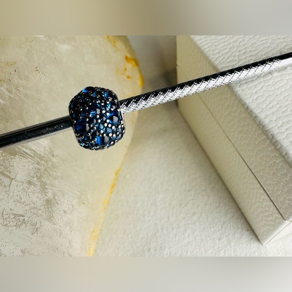 Authentic Retired Pandora Shimmering Droplets with London Blue Crystal S925 Ale - Picture 8 of 12